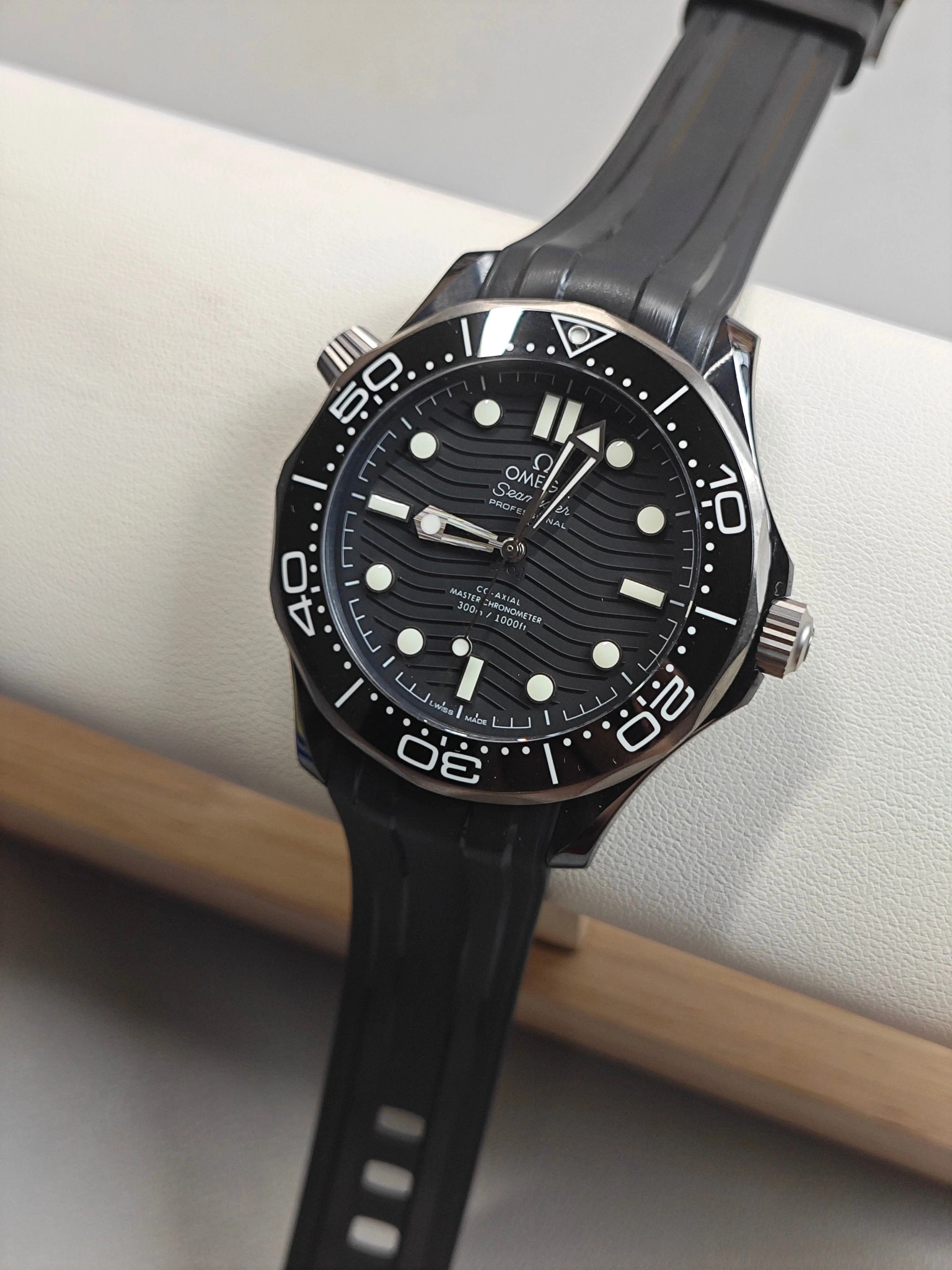 CBD Factory Omega Seamaster Diver 300M 43.5mm Black Ceramic & Titanium (210.92.44.20.01.001) 1:1 Super Clone – DD8806 Movement Contemporary 287
